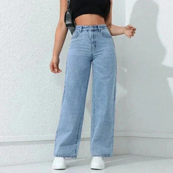 Light Wash Casual Women's Loose Fit Straight-Leg Jeans With Pockets - Picture 4 of 6